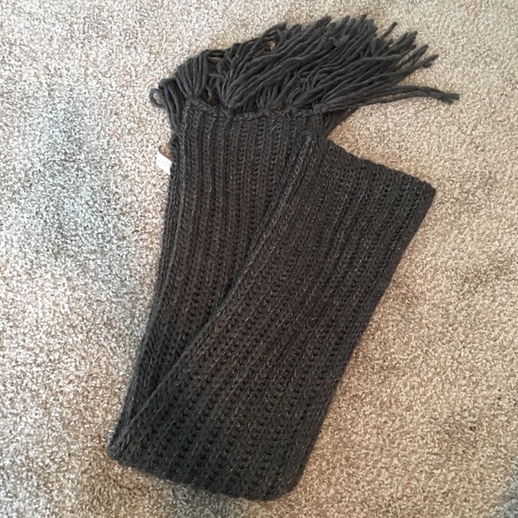 LOFT Accessories - Loft Scarf 🧣